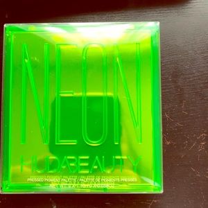 Brand new HUDA Neon Green Palette